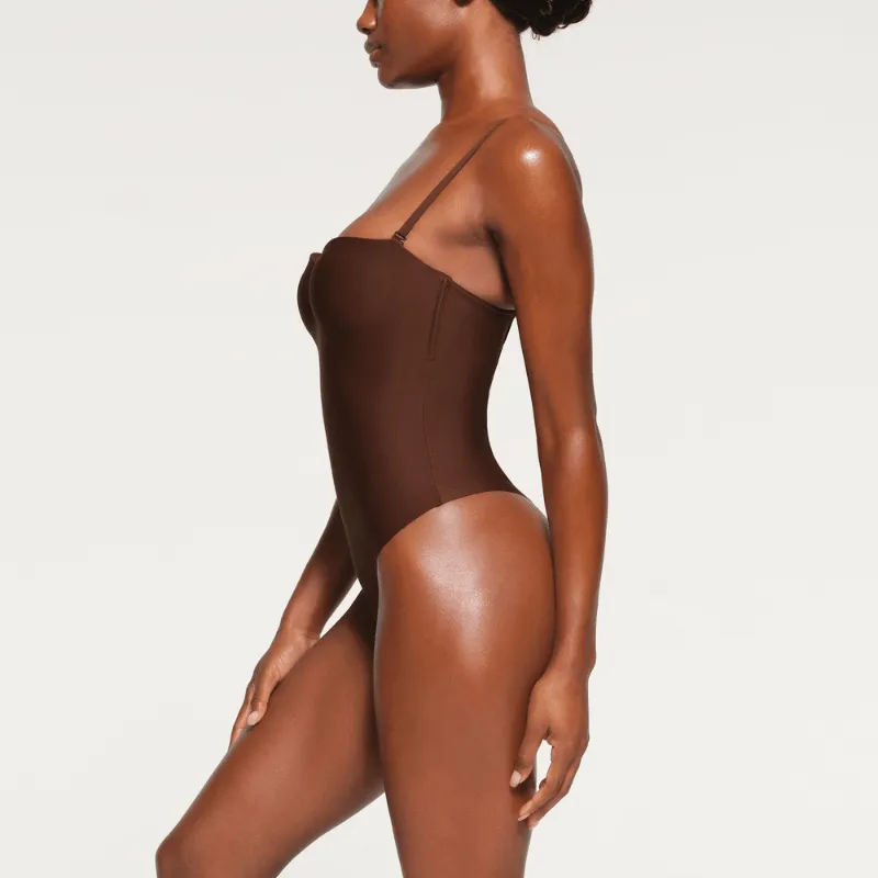 Adjustable Strap Contouring Bodysuit – Sleek Fit and Seamless Design