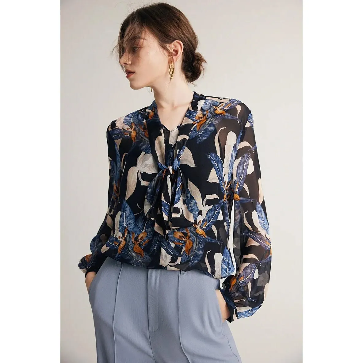Elegant Silk-Blend Bow Collar Blouse