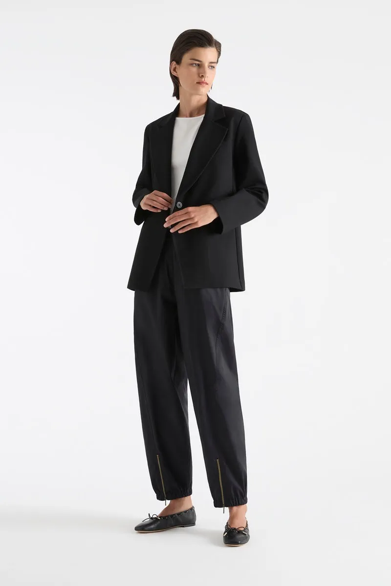 Shaped Blazer in Black F095 4123 by MELA PURDIE