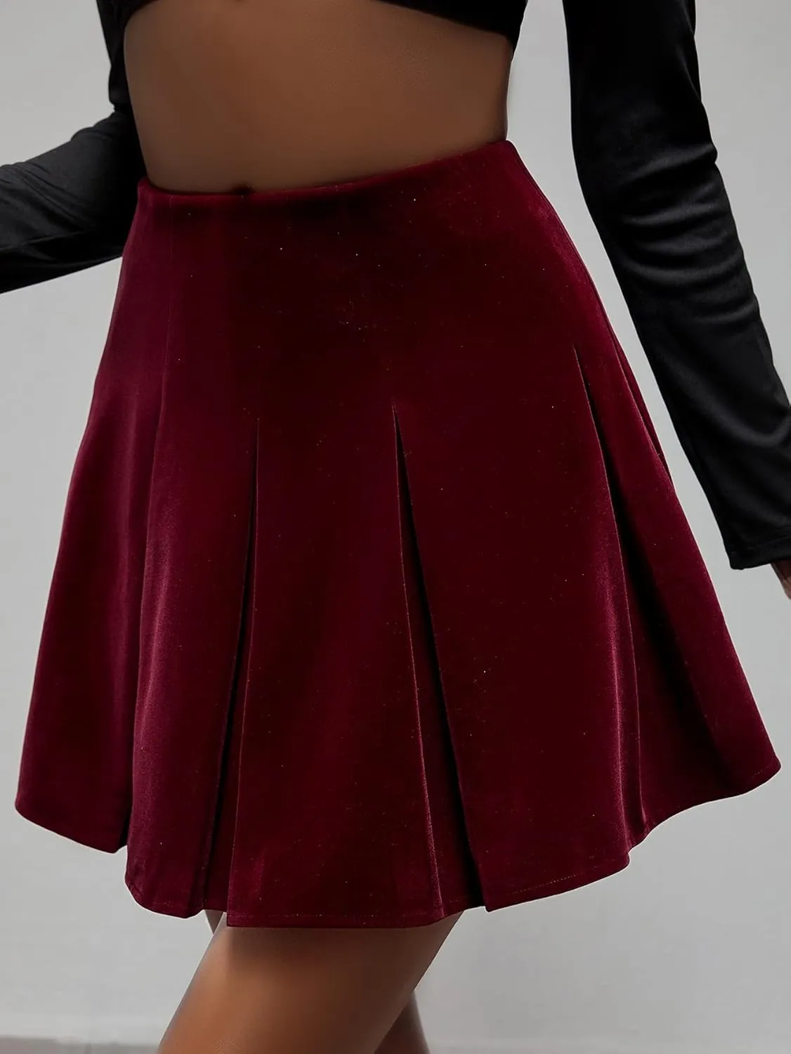 WDIRARA Women's Velvet High Waist Pleated Mini Skirt Casual Skater Skirts