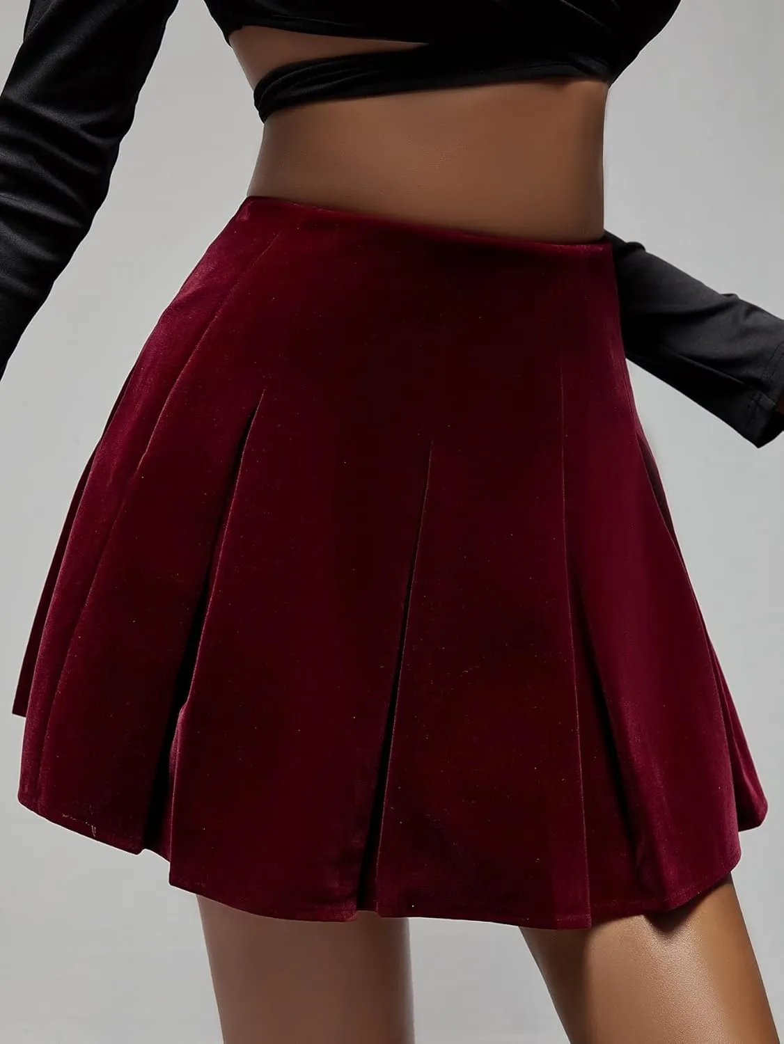 WDIRARA Women's Velvet High Waist Pleated Mini Skirt Casual Skater Skirts